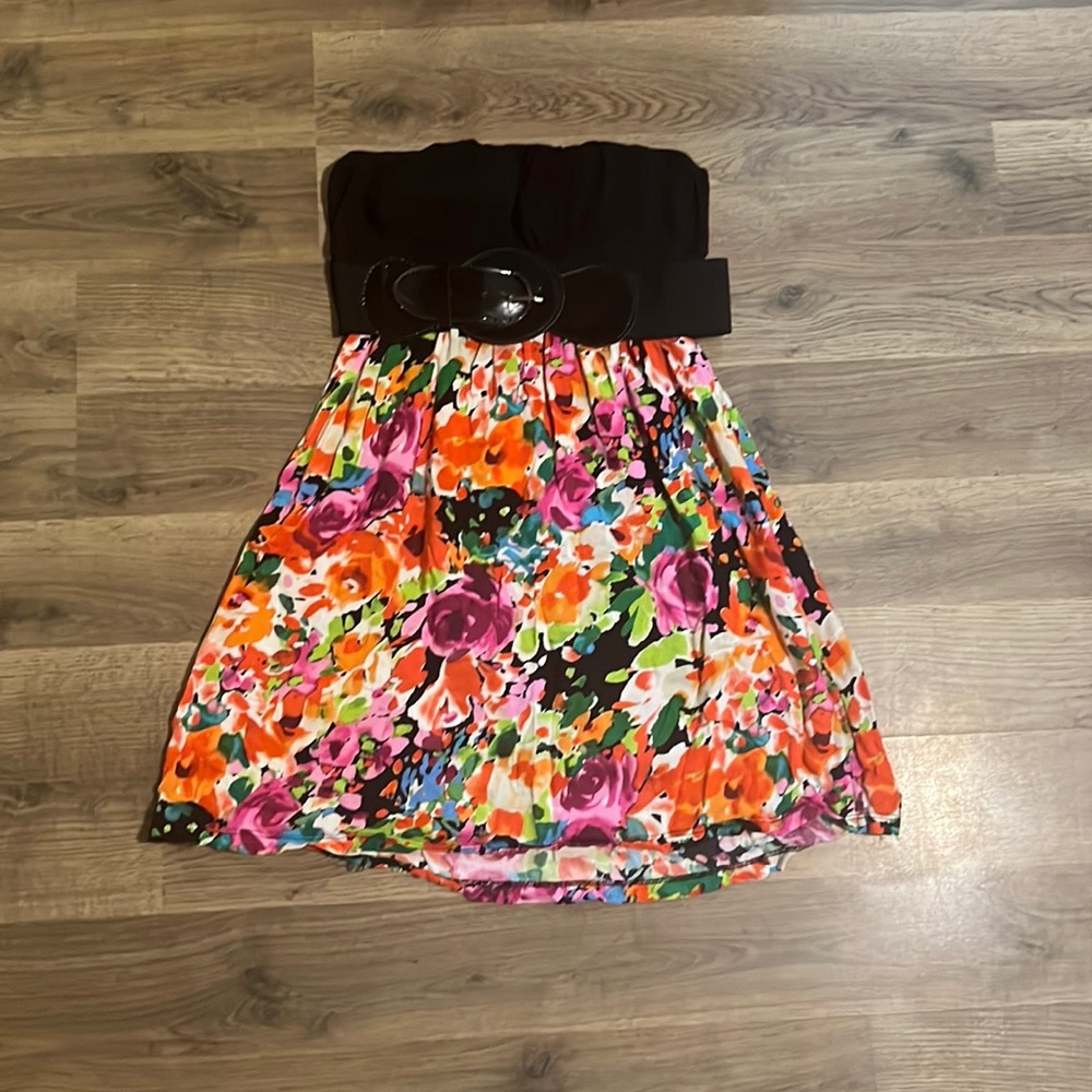 Body Central Black and Floral Dress with Belt Size Small